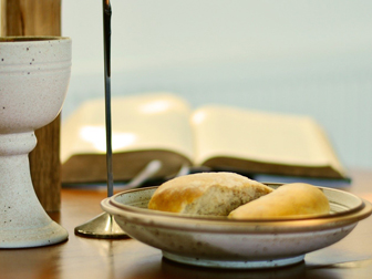 Gottesdienst mit Abendmahl an Tischen